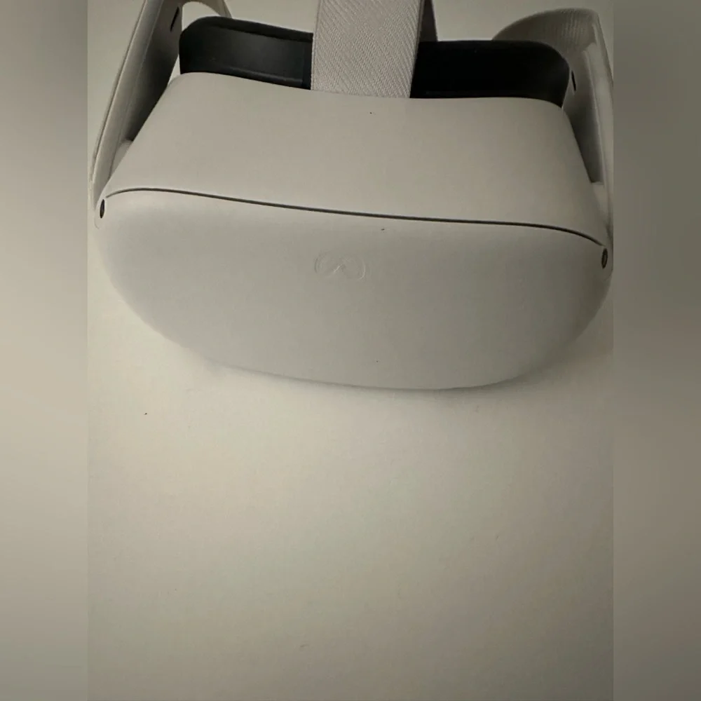 Meta Quest 2 Standalone VR Headset in White